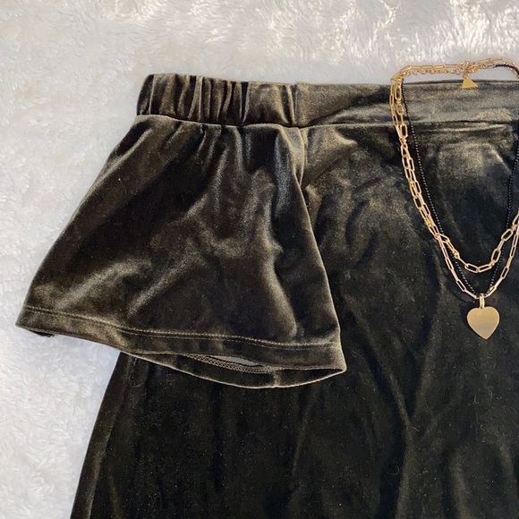 Velvet Off Shoulder Top - Picture 2 of 6